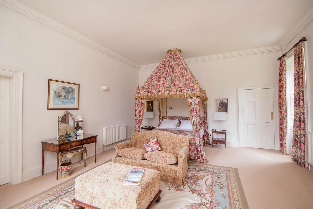 Готель Blervie House Форрес Екстер'єр фото